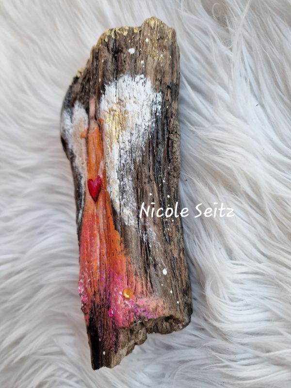 Schutzengel auf Treibholz gemalt * 19,5 x 8,5 x 5,5 cm * Treibholz Bodensee * Orange-Pink * Herz